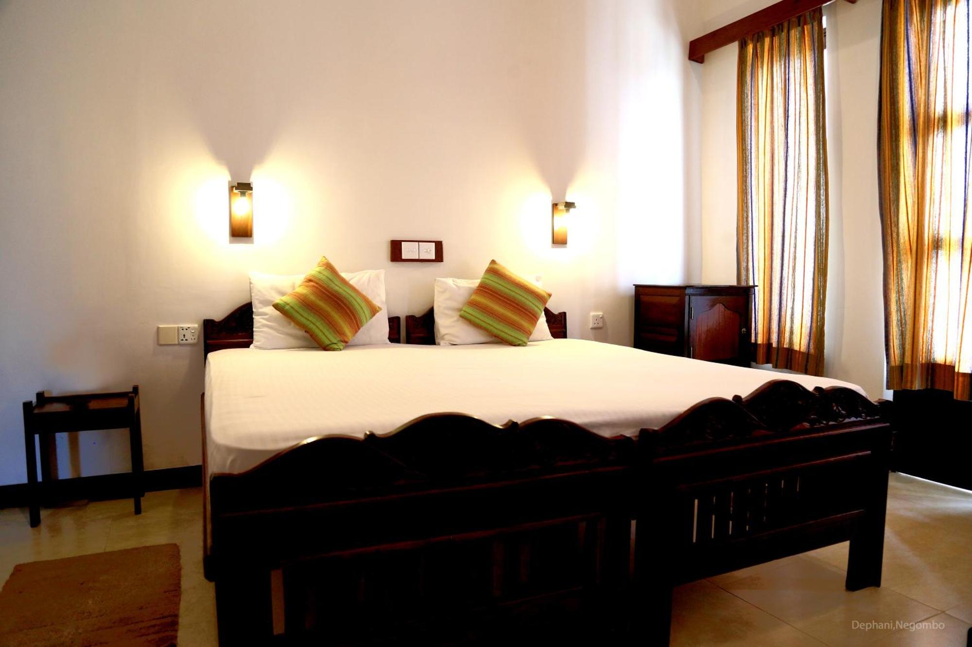 Dephani Beach Hotel Negombo Bagian luar foto