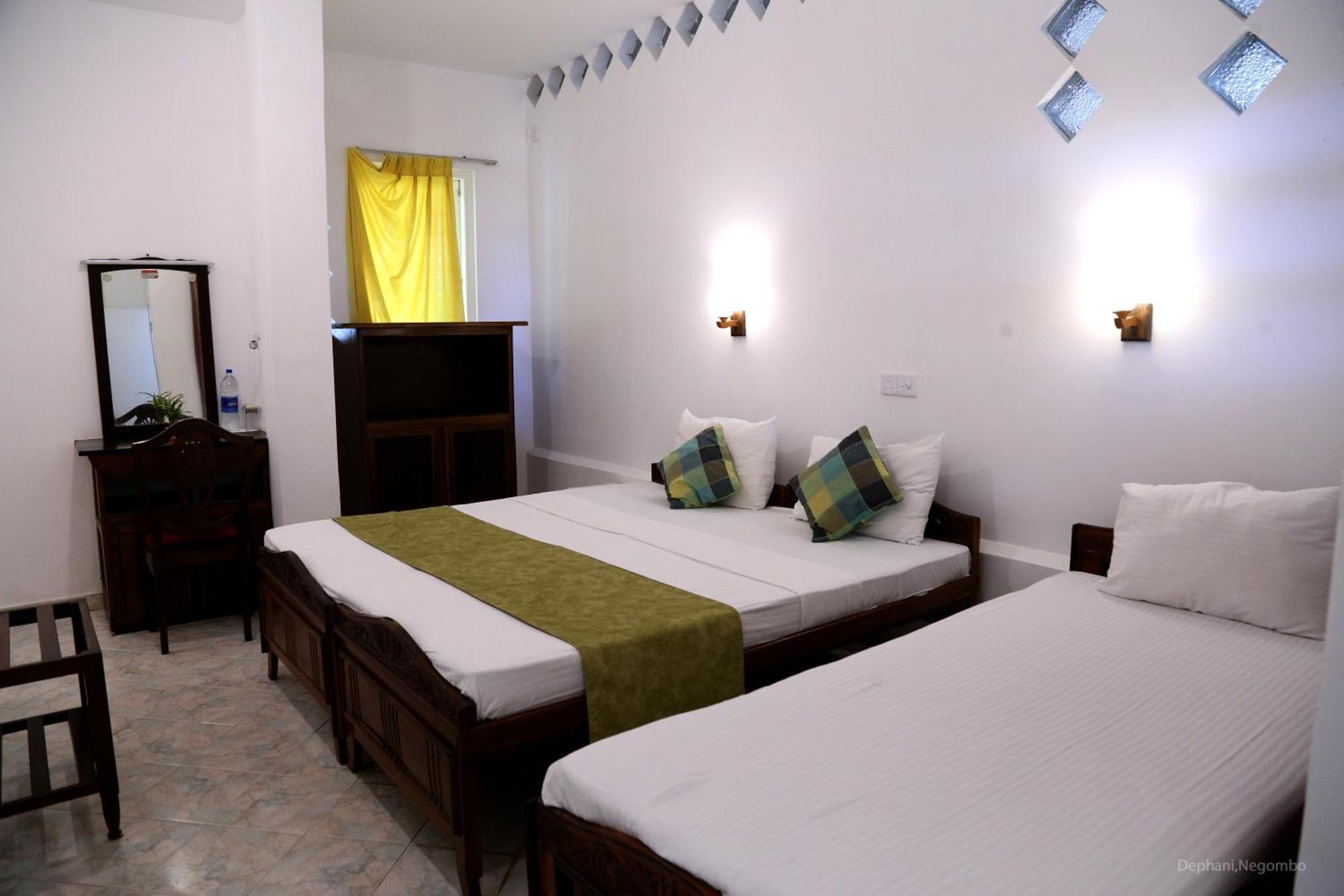 Dephani Beach Hotel Negombo Bagian luar foto