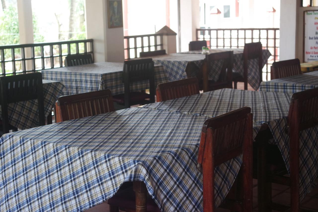 Dephani Beach Hotel Negombo Bagian luar foto