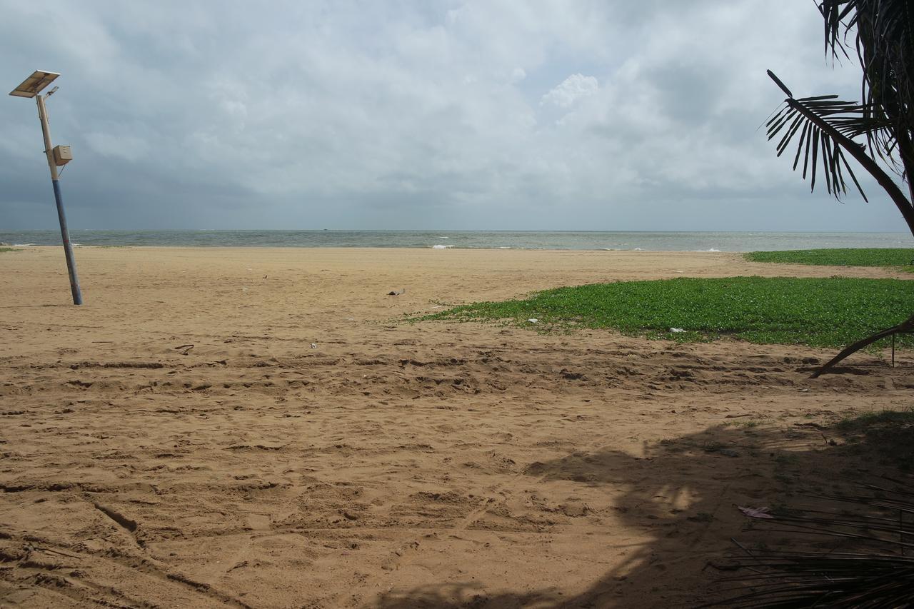 Dephani Beach Hotel Negombo Bagian luar foto