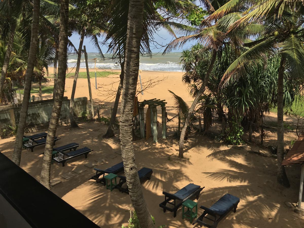 Dephani Beach Hotel Negombo Bagian luar foto