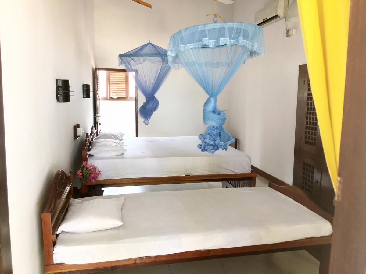 Dephani Beach Hotel Negombo Bagian luar foto