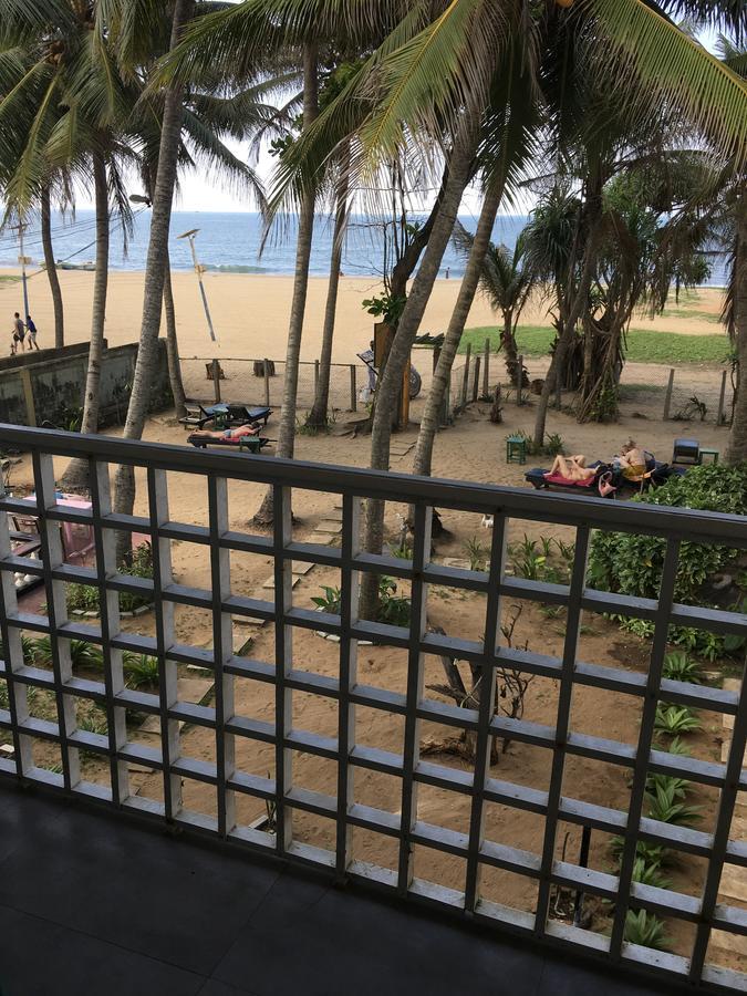 Dephani Beach Hotel Negombo Bagian luar foto