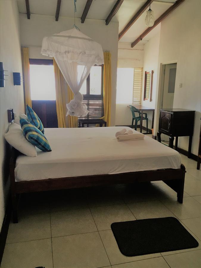 Dephani Beach Hotel Negombo Bagian luar foto