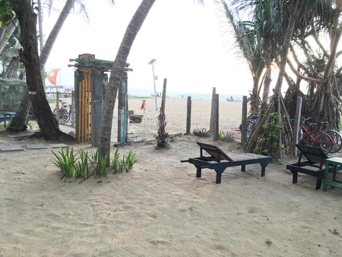 Dephani Beach Hotel Negombo Bagian luar foto