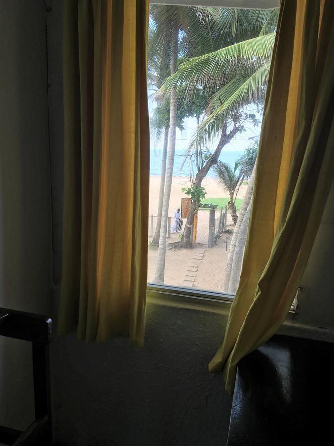 Dephani Beach Hotel Negombo Bagian luar foto